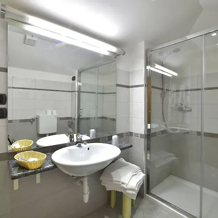 Отель Dropiluc Druento